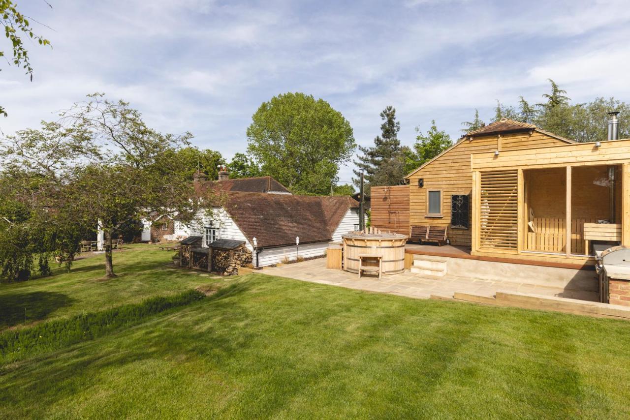 Cosy Cottage With Beautiful Garden, Hottub & Sauna Marden  Exteriér fotografie