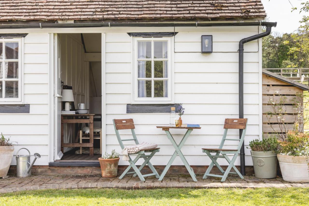 Cosy Cottage With Beautiful Garden, Hottub & Sauna Marden  Exteriér fotografie